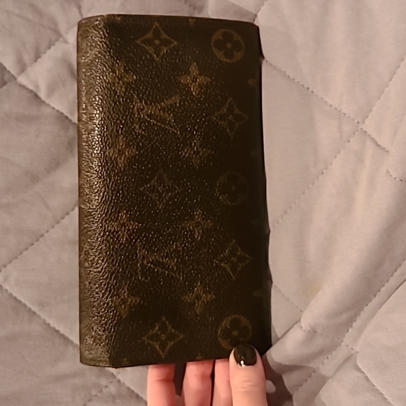 Louis Vuitton Monogram Brown Sarah Wallet - Picture 2 of 16